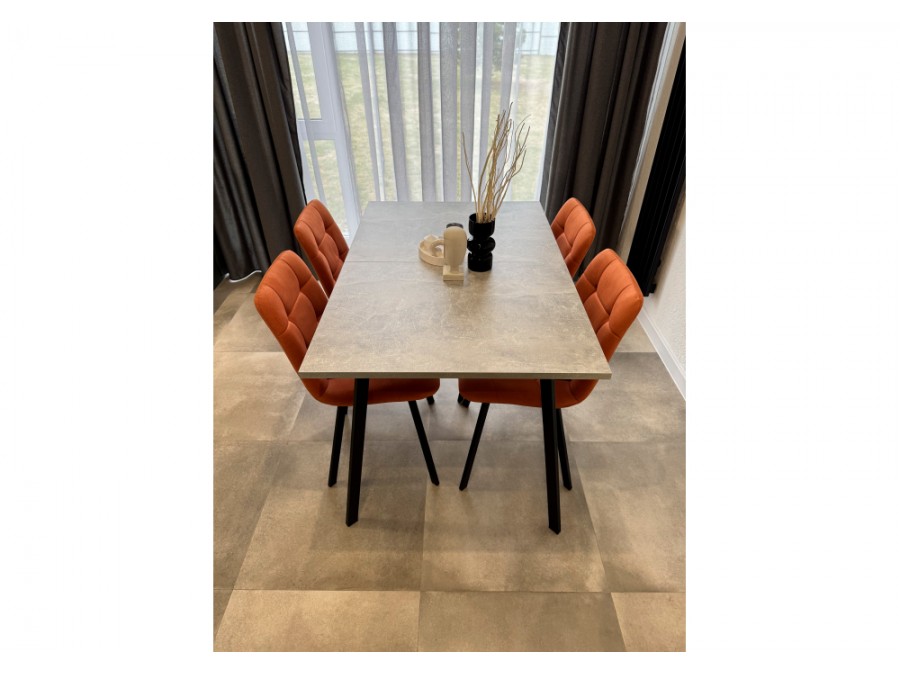 Кортни 117 (157) x 77 бетон светлый / черный матовый