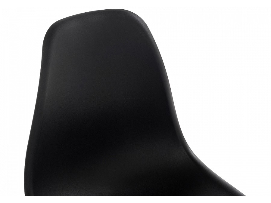 Пластиковый стул Eames PC-015 черный