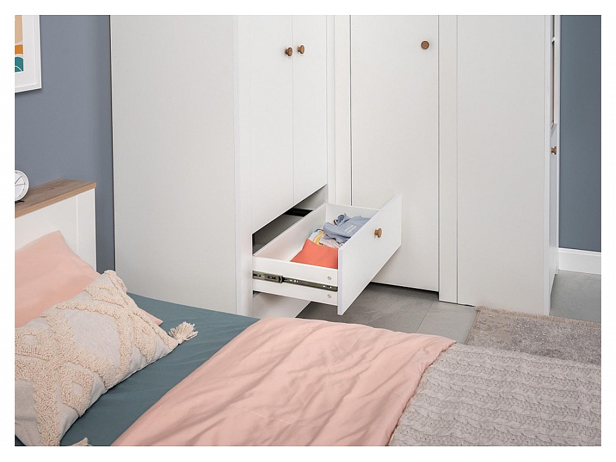 Шкафы Джастин 13.339 белый PE шагрень / дуб белый exclusive OW D4430