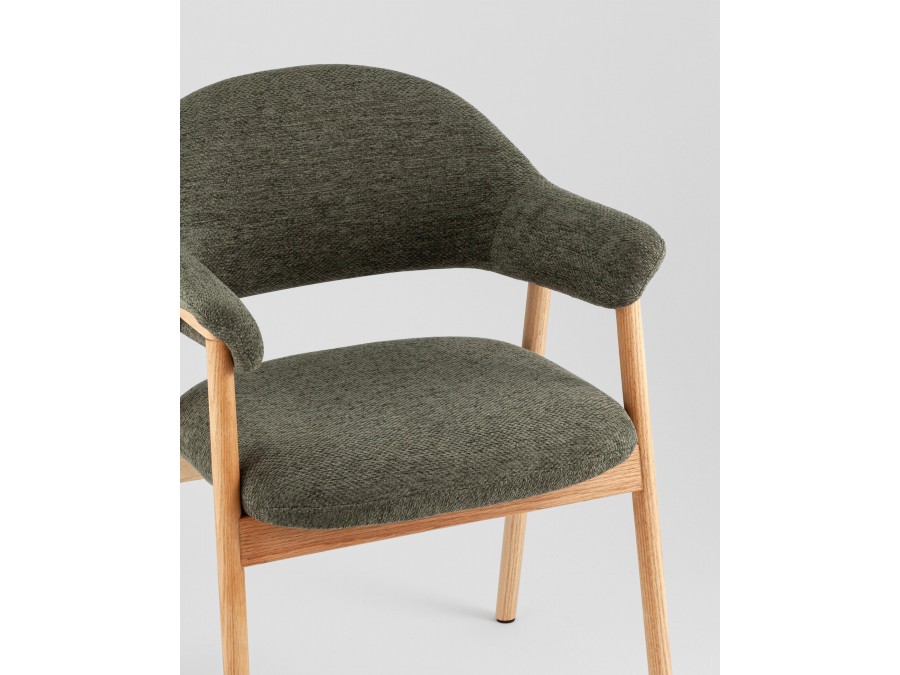 Стул обеденный Tavu с деревянными ножками зеленый