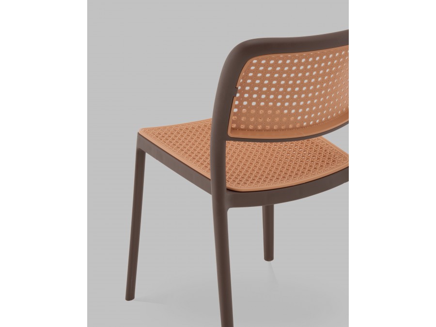 Стул Yona пластиковый коричневый