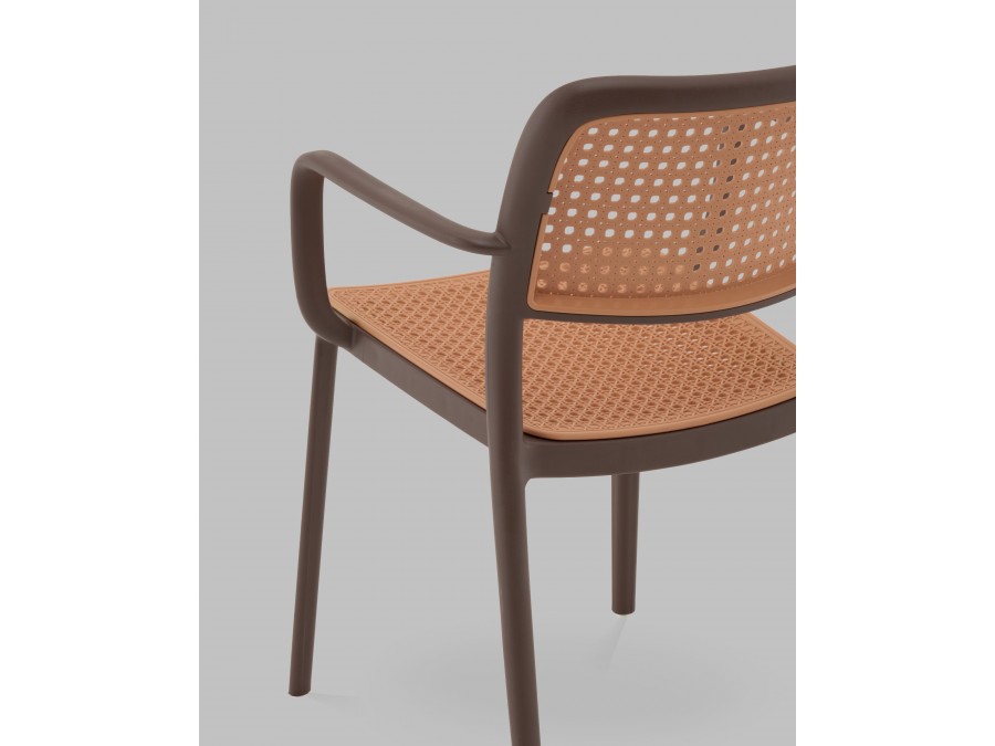 Стул Yona пластиковый с подлокотниками коричневый