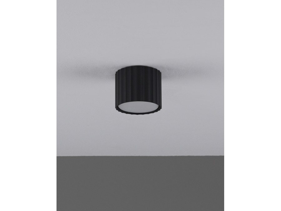 Спот Moderli V11883-1C Cora