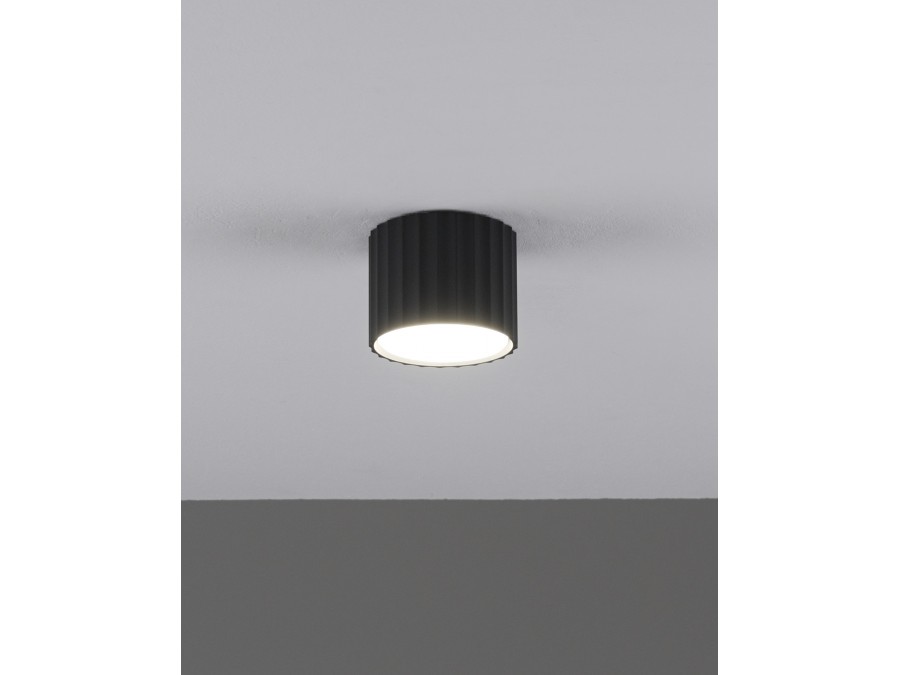 Спот Moderli V11883-1C Cora