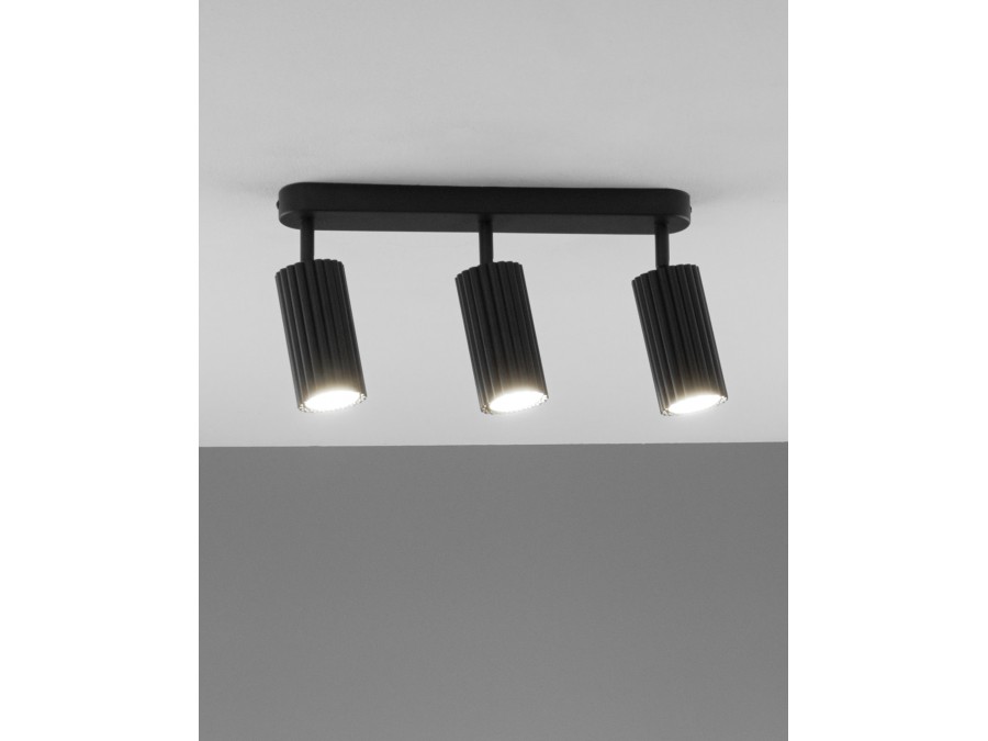 Спот Moderli V11775-3C Cora