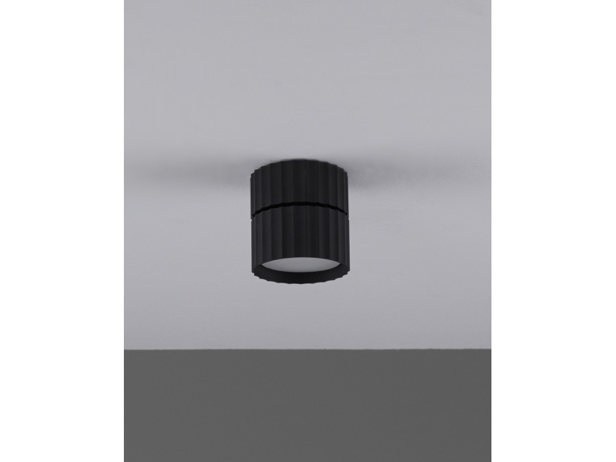 Спот Moderli V11899-1C Cora