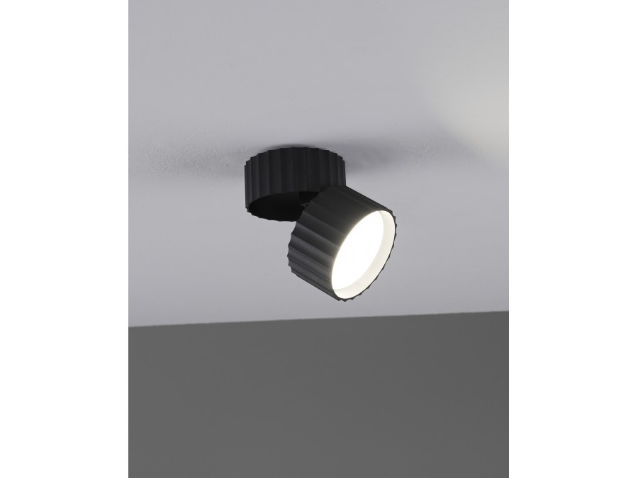 Спот Moderli V11899-1C Cora