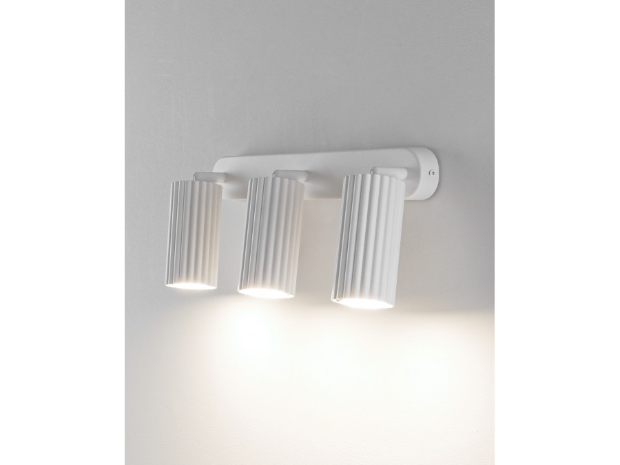 Спот Moderli V11776-3C Cora