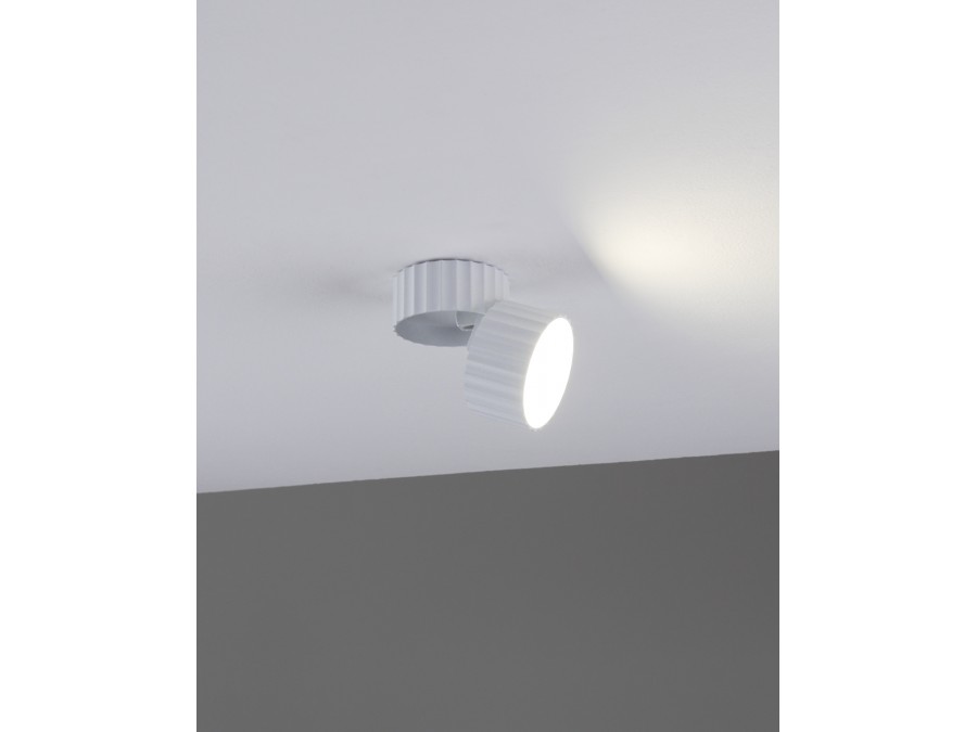 Спот Moderli V11900-1C Cora