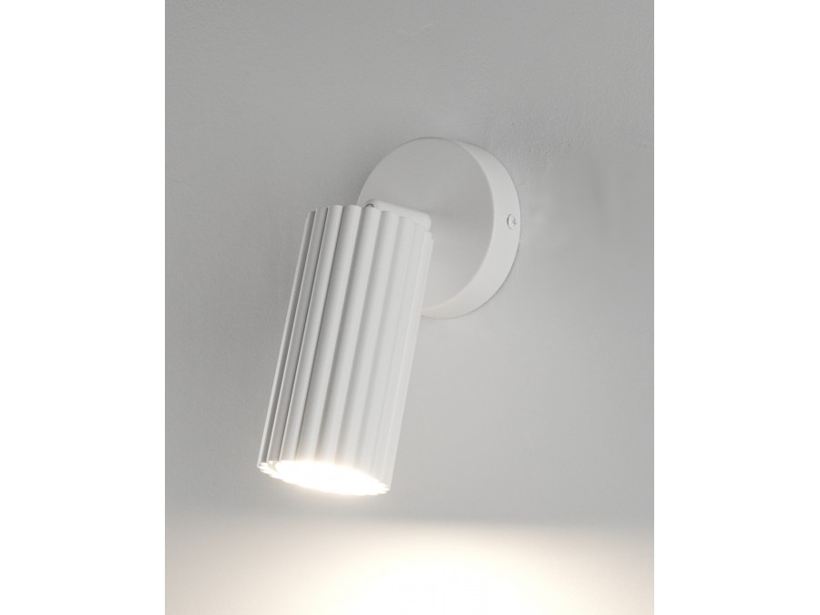 Спот Moderli V11772-1C Cora