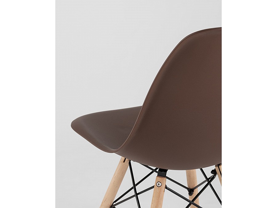 Стул Eames Style DSW коричневый (разборный каркас)