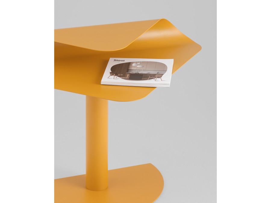 Журнальный столик Cornea металл желтый