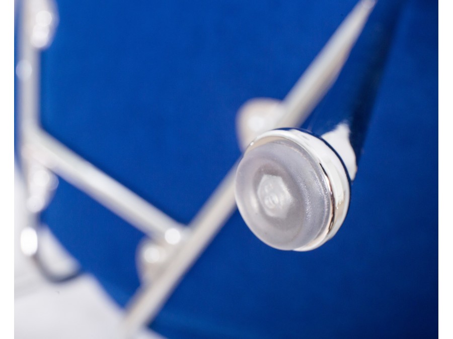 Кресло дизайнерское DOBRIN EMILY, синяя ткань AF6, хромированная сталь