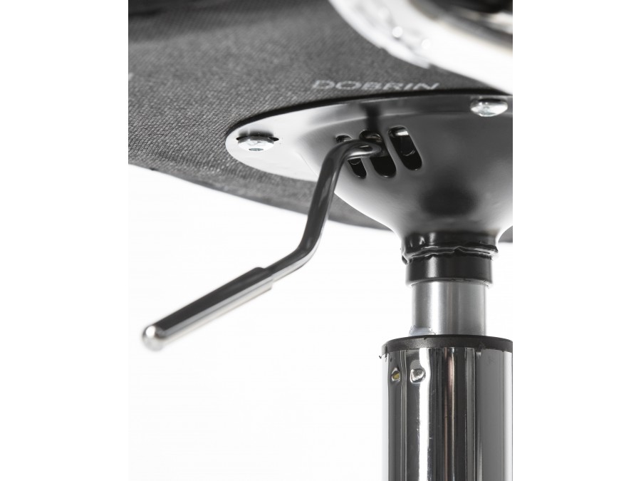 Офисное кресло для персонала DOBRIN TERRY, черный велюр (MJ9-101)