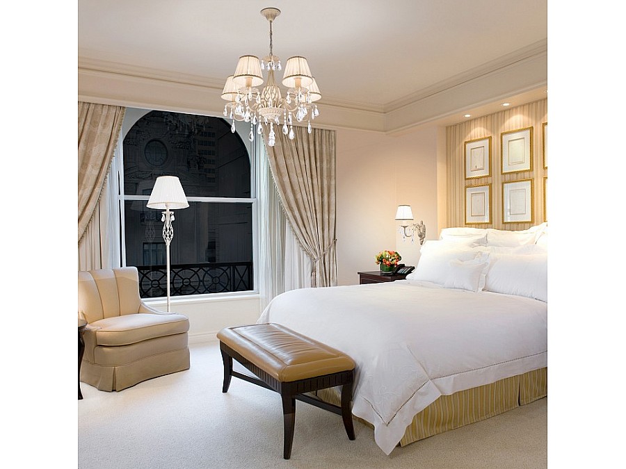 Подвесная люстра Eurosvet Amelia 10054/5 белый с золотом/прозрачный хрусталь Strotskis