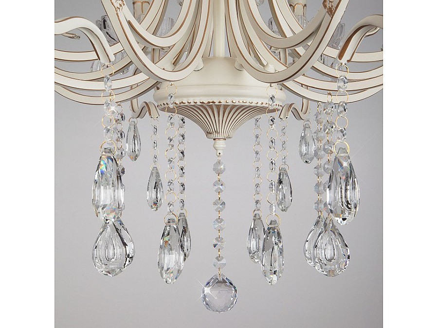 Потолочная люстра Eurosvet Etna 12205/8 белый Strotskis