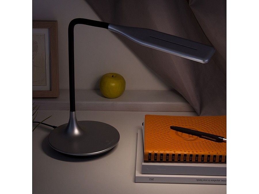 Настольная лампа офисная Eurosvet Urban 80422/1 серебристый 5W