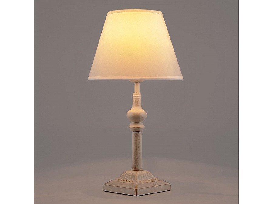 Настольная лампа декоративная Eurosvet Berlin 01061/1 белый с золотом