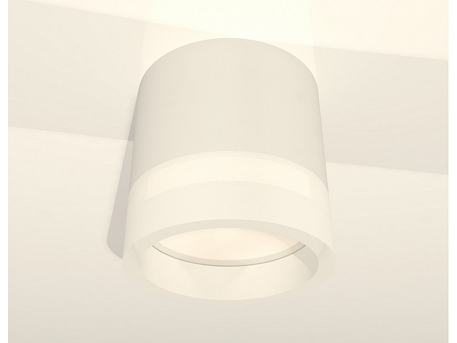 Накладной светильник Ambrella Light XS XS8110001
