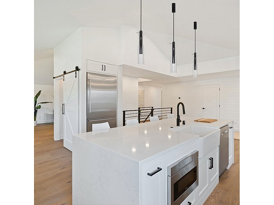 Подвесной светильник Eurosvet Swan 50254/1 LED черный