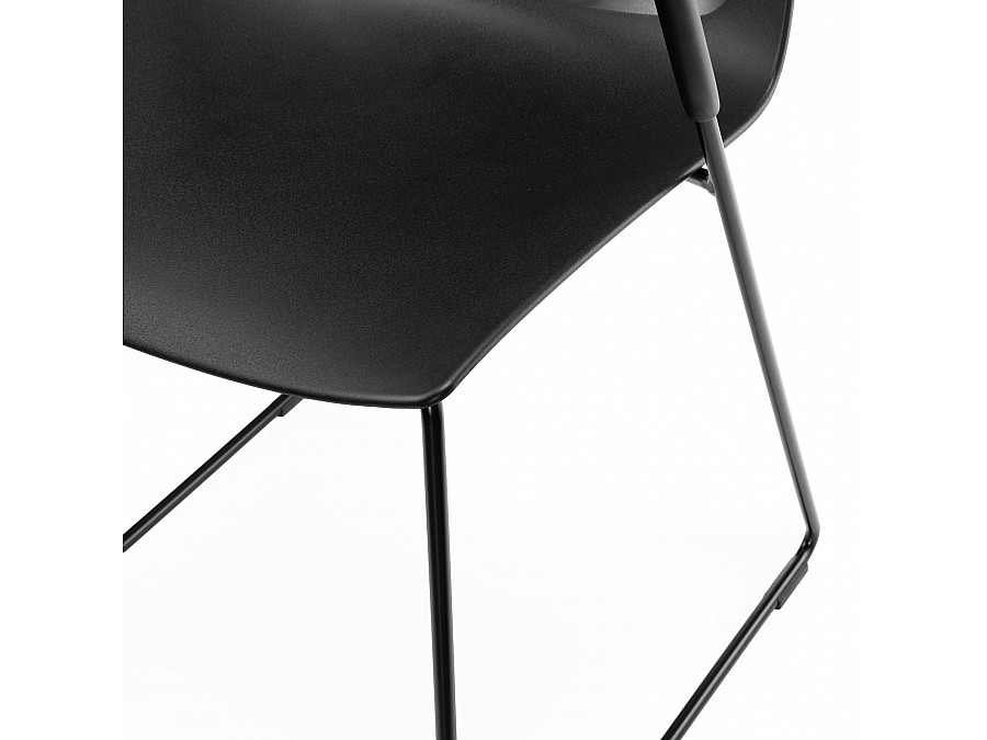 Стул с подлокотниками FX черный